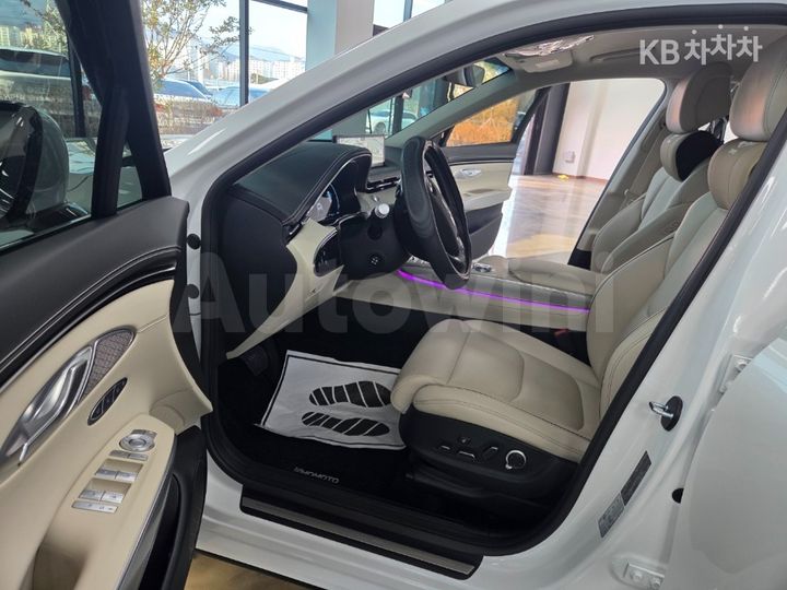 Genesis GV70 2024 KMTMA81BDRU150219 — 5