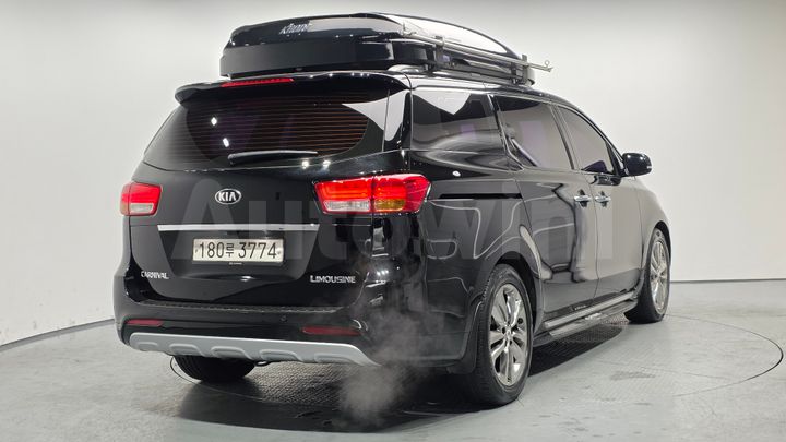 Kia Carnival 2017 — 2