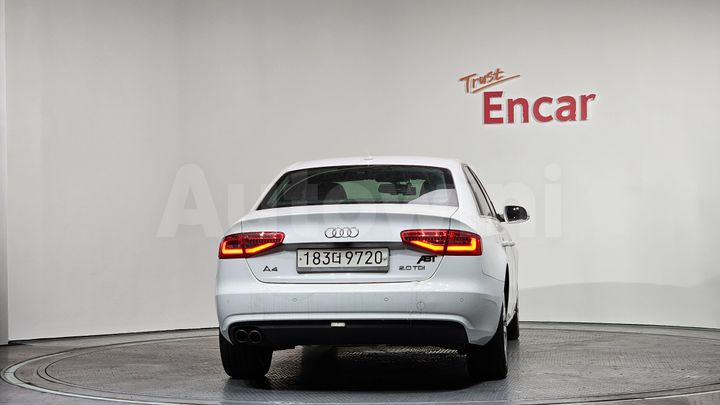 Audi A4 2013 — 4
