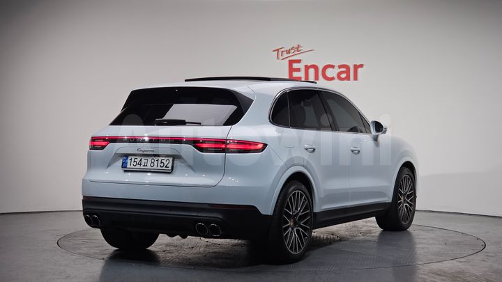 Porsche Cayenne 2023 — 2