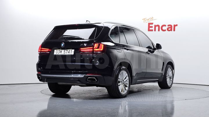 BMW X5 2017 — 2