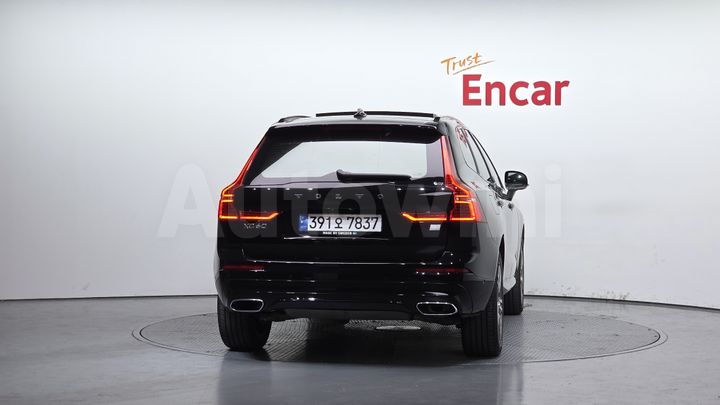Volvo XC60 2021 — 4