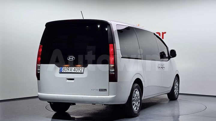 Hyundai Staria 2025 — 2
