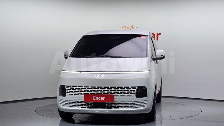 Hyundai Staria 2025 — 3