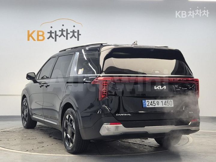 Kia Carnival 2025 — 2