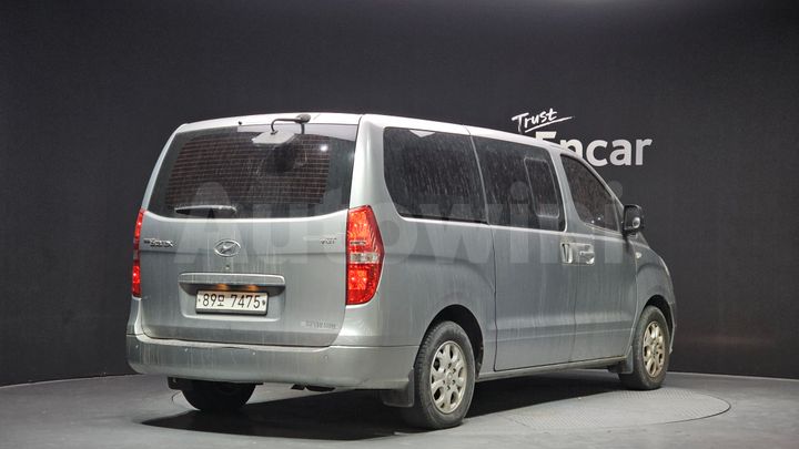 Hyundai Starex 2016 — 2