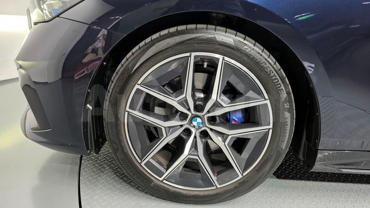 BMW 5 Series 2024 — 5