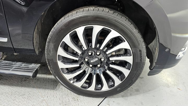 Lincoln Navigator 2023 — 4
