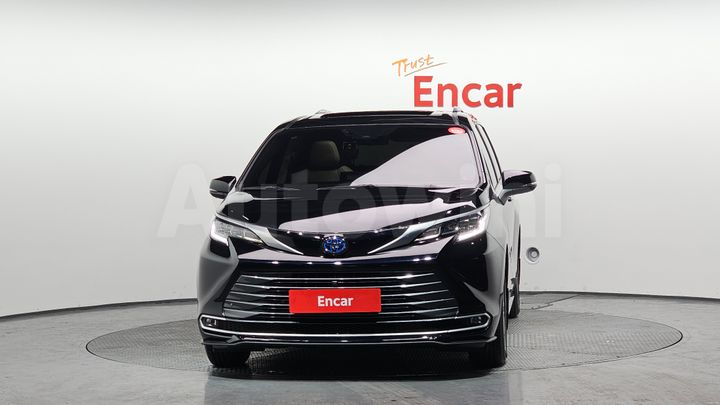 Toyota Sienna 2024 — 4