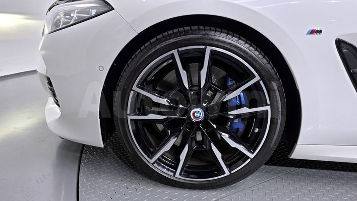 BMW 8 Series 2023 — 5