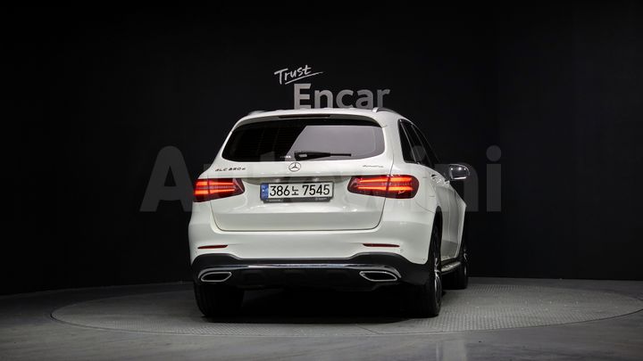 Mercedes Benz GLC Class 2018 — 4