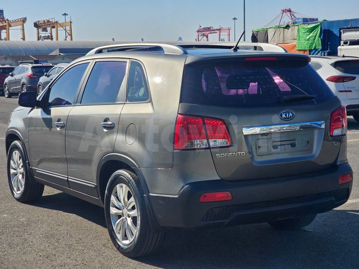 Kia Sorento 2010 — 4