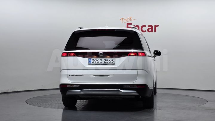 Kia Carnival 2021 — 4