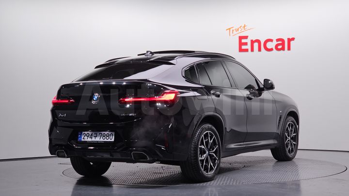 BMW X4 2023 — 2