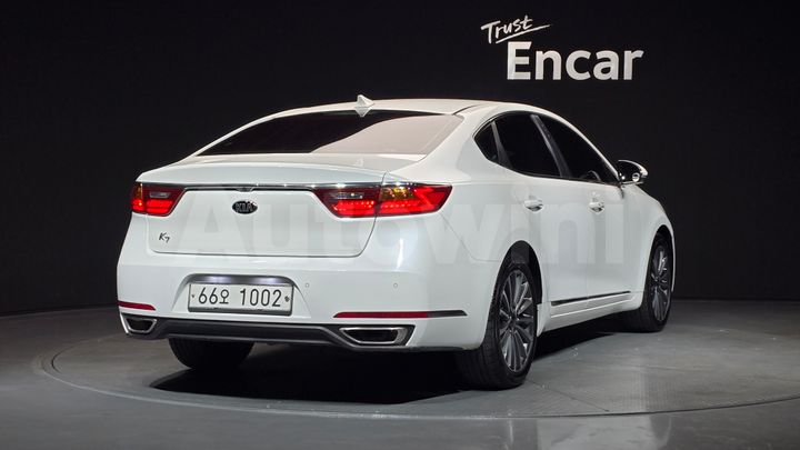Kia K7 2017 — 2