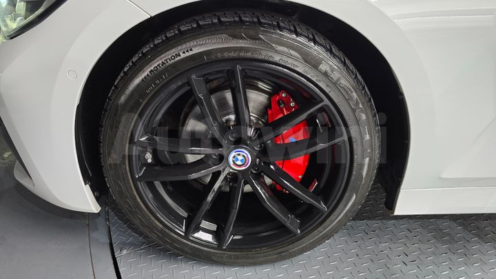 BMW 3 Series 2019 — 5
