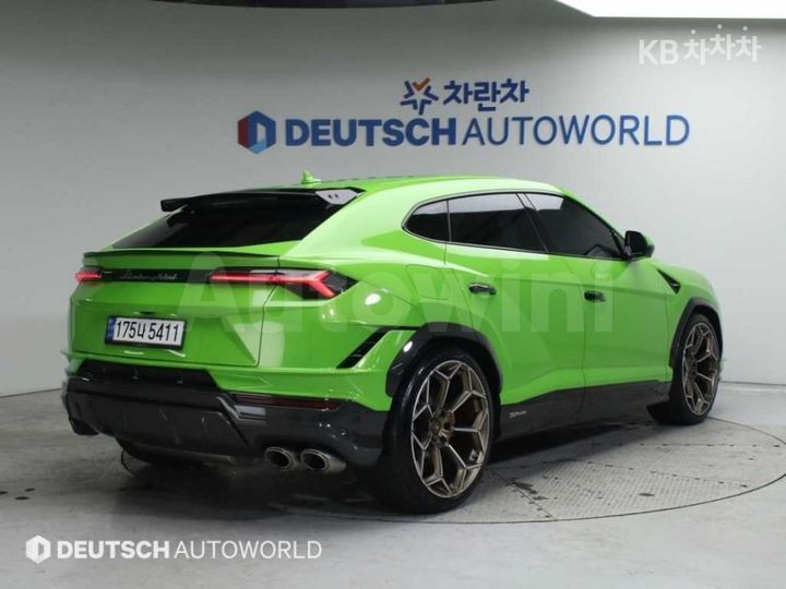 Lamborghini Urus 2024 — 2