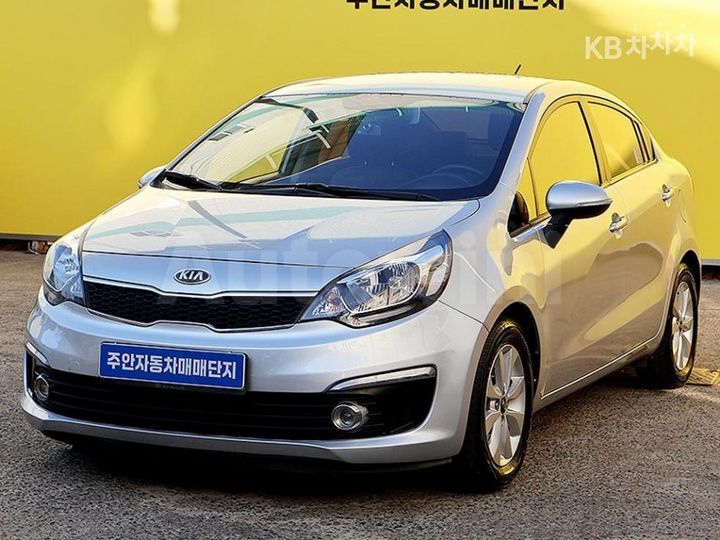 Kia Pride 2015 — 2