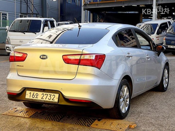 Kia Pride 2015 — 4