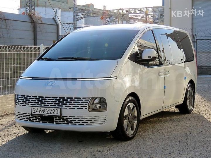 Hyundai Staria 2023 — 2