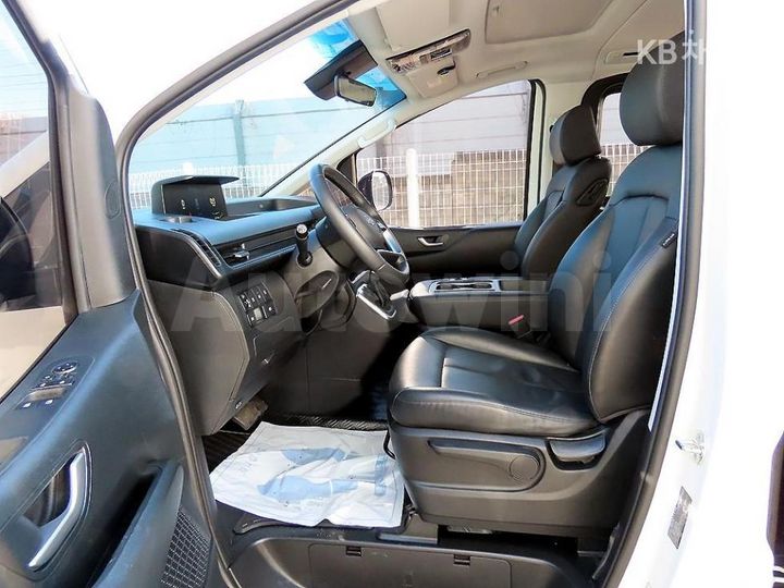 Hyundai Staria 2023 — 5