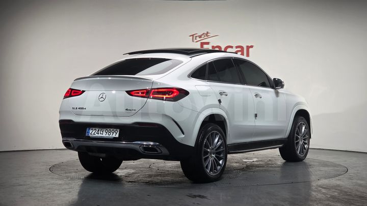 Mercedes Benz GLE Class 2023 — 2
