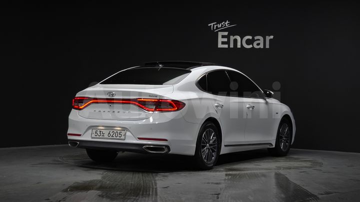 Hyundai Grandeur 2018 — 2