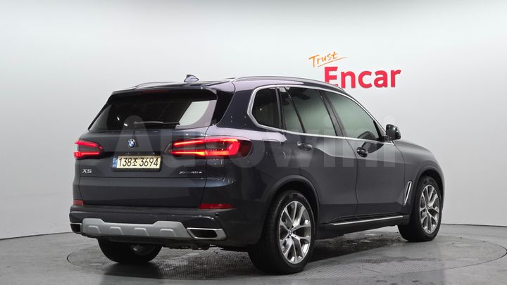 BMW X5 2021 — 2
