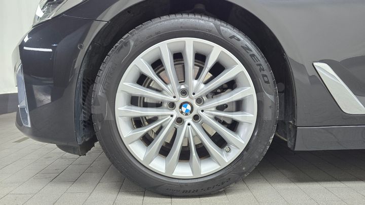BMW 5 Series 2021 — 5