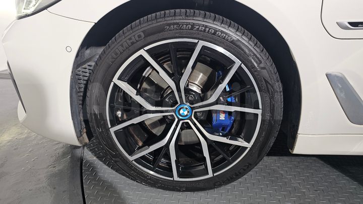 BMW 5 Series 2022 — 5
