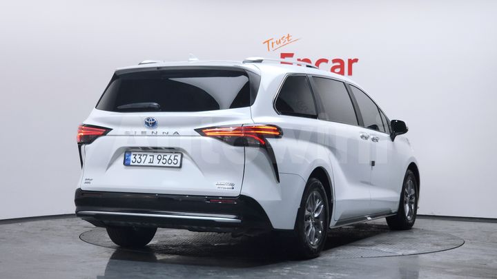Toyota Sienna 2023 — 2