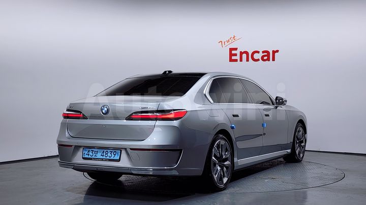 BMW i7 2023 — 2