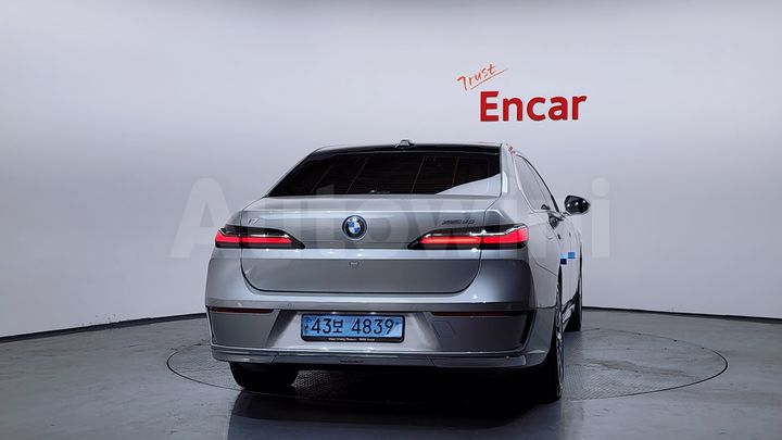 BMW i7 2023 — 4