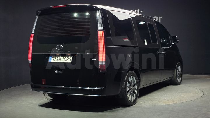 Hyundai Staria 2023 — 2