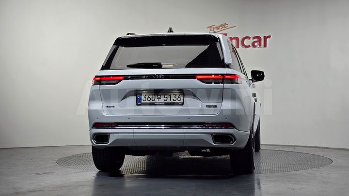 Jeep Cherokee 2023 — 4