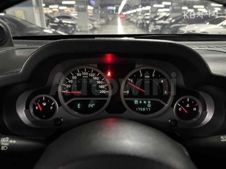 Jeep Wrangler 2010 — 5