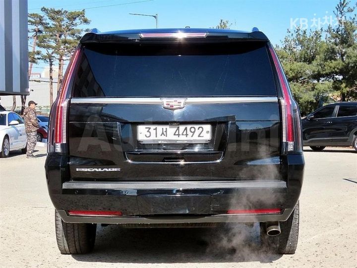 Cadillac Escalade 2019 — 3