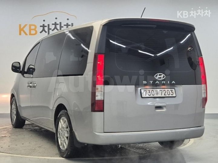 Hyundai Staria 2022 — 2