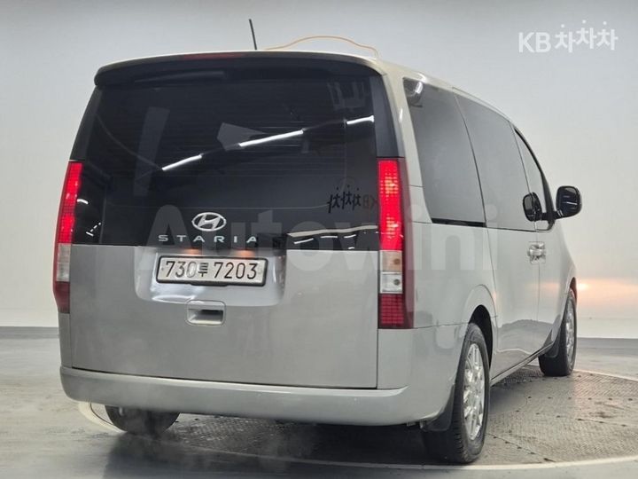 Hyundai Staria 2022 — 3