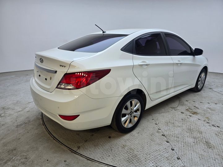 Hyundai Accent 2016 — 4