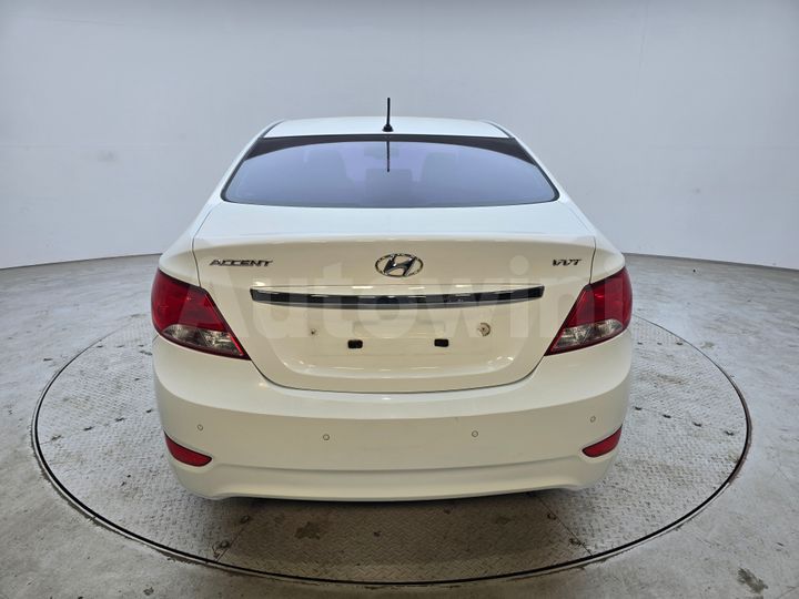Hyundai Accent 2016 — 5