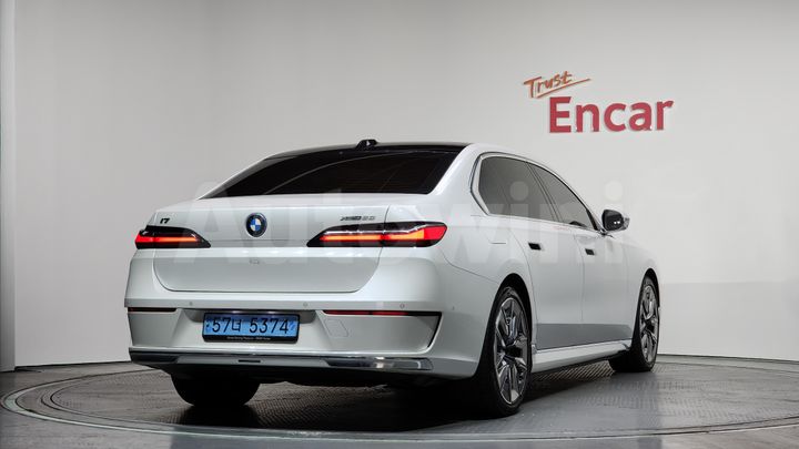 BMW i7 2023 — 2