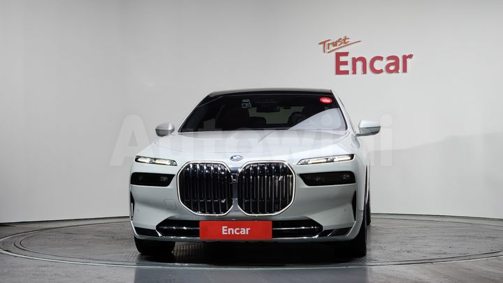 BMW i7 2023 — 3