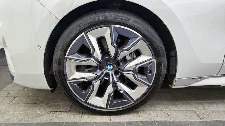 BMW i7 2023 — 5