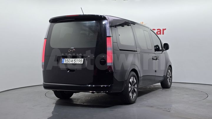 Hyundai Staria 2022 — 2