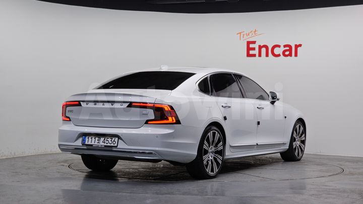 Volvo S90 2021 — 2