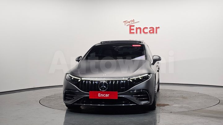 Mercedes Benz EQS