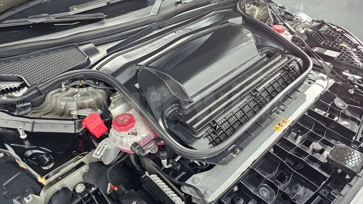 Mercedes Benz EQS