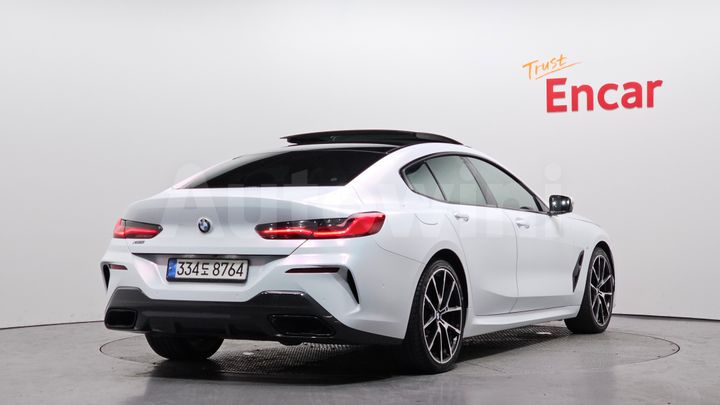BMW 8 Series 2021 — 2