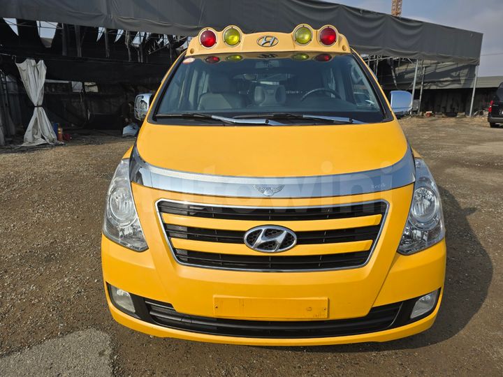 Hyundai Starex 2017 — 2